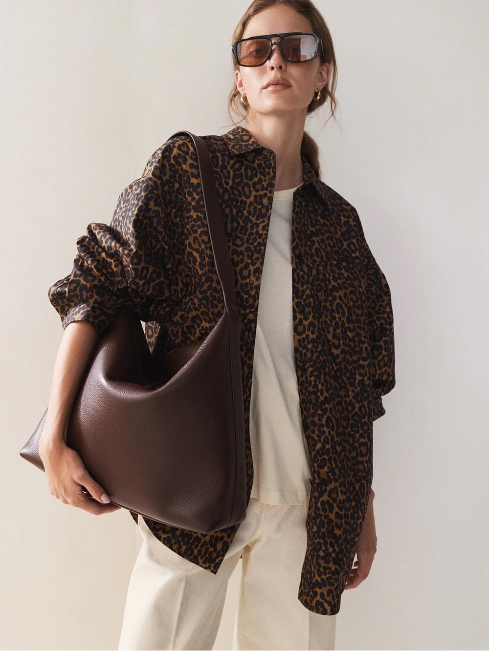 The Horse large Daisy bag  TAKING THiS OFF POSH TOM BUY IF INTERESTED! - Picture 9 of 9